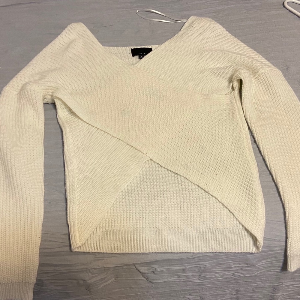 Cute off-white cross knit sweater